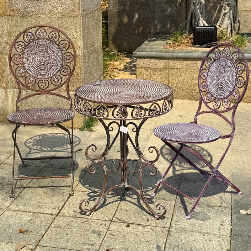 طاولات وكراسي حديدية مصنوعة يد - مراجعة Coffee Tea Garden وسعره