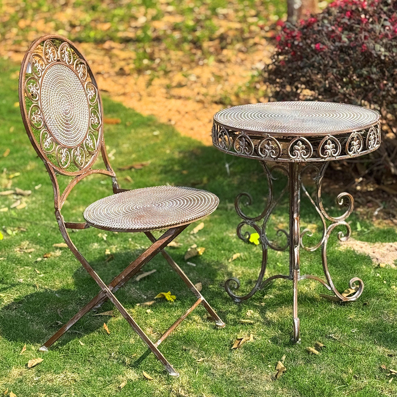 طاولات وكراسي حديدية مصنوعة يد - مراجعة Coffee Tea Garden وسعره