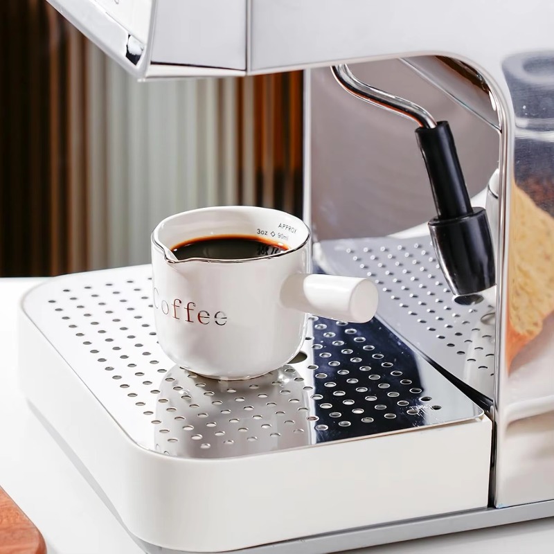 كوب قهوة صغير من السيراميك بمق - مراجعة Coffee Tea Latte وسعره