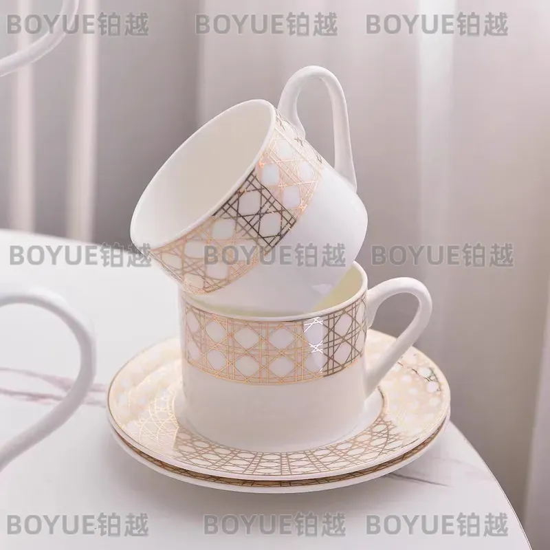 طقم فناجين قهوة فاخر من الخزف  - مراجعة Coffee Tea Gift وسعره